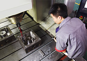 模具加工設備—CNC銑削